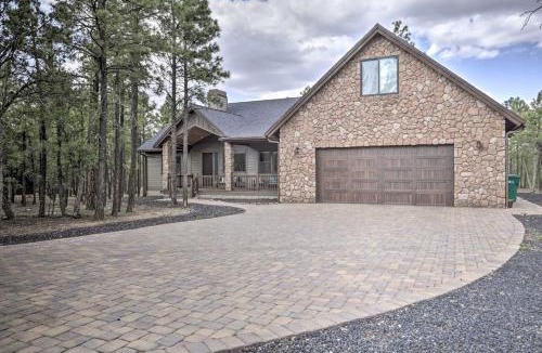 Torreon House | Stylish Home w/Expansive Deck in Show Low!