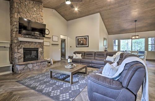 Torreon House | Stylish Home w/Expansive Deck in Show Low!