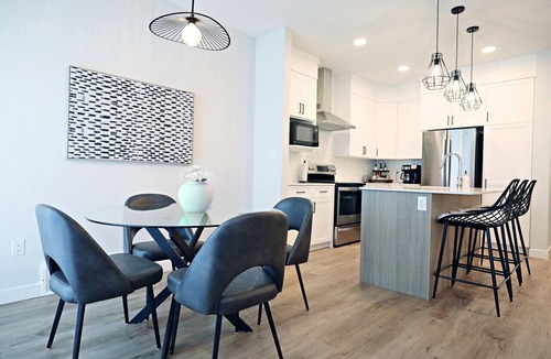 Southwest Edmonton House | Stylish Home with A/C|3 King Beds|Garage|Disney+