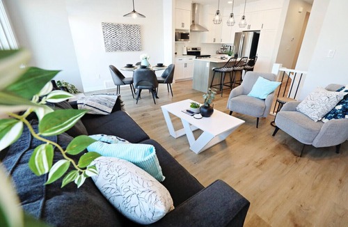 Southwest Edmonton House | Stylish Home with A/C|3 King Beds|Garage|Disney+