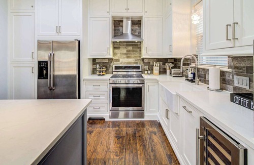 Washington Ave./ Memorial Park House | Stylish Home with Pool Table & 2 Outdoor Spaces - Walkable