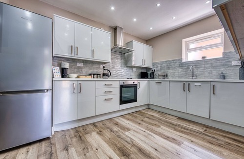 Olton House | Stylish House- B'ham Airport and NEC, Solihull