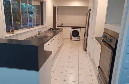 Fig Tree Pocket House | Stylish House Near Bikeway and Lone Pine Koala