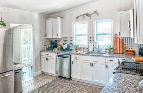 Hyannis House | Stylish Hyannis Hideaway! 5 min from Main St!