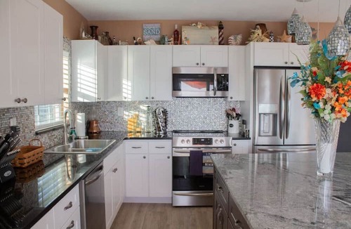 Kerr Townsley Port Orange House | Stylish Intercoastal Blue Bungalow-3min. to Beach