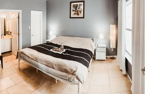 Highland Lake Estates Apartment | Stylish Island Villa on Lake Travis
