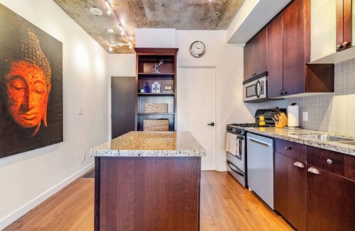 King West Village Condo | Stylish King West Condo Near MAJOR INTERNATIONAL SPORTING EVENT & BMO Field