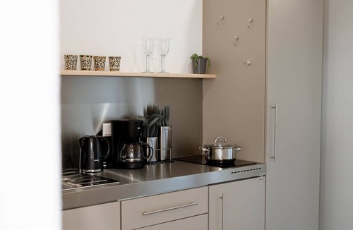Ellenberg House | Stylish lakeside "workation" apartments in Ellwangen with Wi-Fi