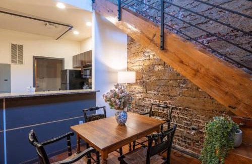 Downtown Richmond Apartment | Stylish Loft | Shockoe Bottom | Walk to Canal