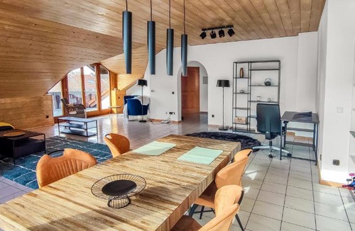 Munchen District Apartment | Stylish loft with balcony, quiet and spacious