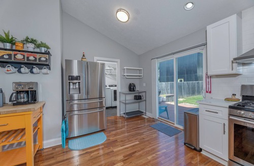 Near Eastside House | Stylish Modern 3-bedroom house Downtown Indianapolis
