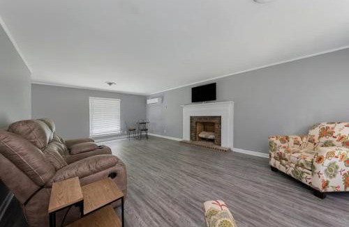 Glasgow Apartment | Stylish Modern and Spacious Unit in Glasgow