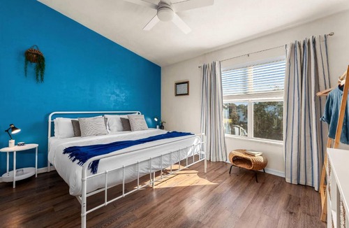 Gainesville House | Stylish Modern-Farmhouse Boutique Condo - 2BD 2BA