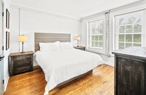 Conway Apartment | Stylish & Modern Private Retreat by Main Street!