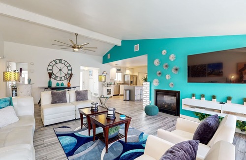 Vista Norte House | Stylish & Modern Retreat with Outdoor Oasis, Pool, Spa & Fire Pit