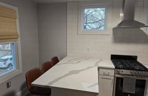 Fifth Ward Apartment | Stylish Modern Studio in Vibrant Walker's Point