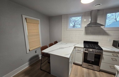 Fifth Ward Apartment | Stylish Modern Studio in Vibrant Walker's Point