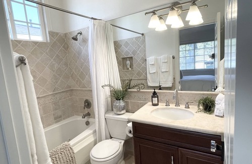 Goleta House | Stylish modern townhome Sleeps 6. Close to UCSB Walk to beach/butterfly preserve