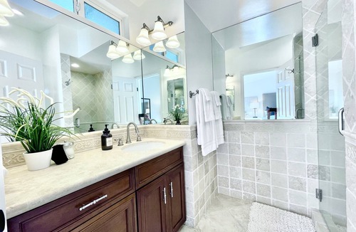Goleta House | Stylish modern townhome Sleeps 6. Close to UCSB Walk to beach/butterfly preserve