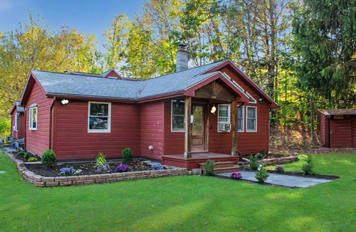 Stephentown Cabin | Stylish Mountain Cabin Close To Jiminy Peak
