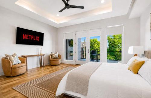 Haynes Area House | Stylish Multi-Level Retreat Rooftop & Pool Table