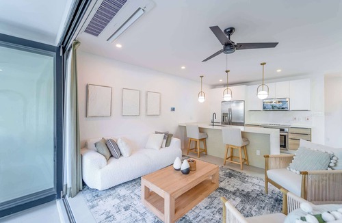 Lower Carlton House | Stylish NEW 2BR Villa with Pool, Walk to Beach!