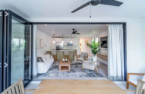 Lower Carlton House | Stylish NEW 2BR Villa with Pool, Walk to Beach!