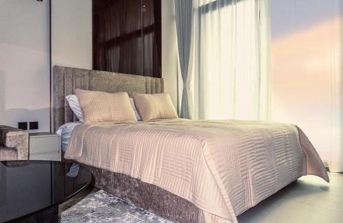 Al Satwa Apartment | Stylish new apartment with Burj and Downtown views