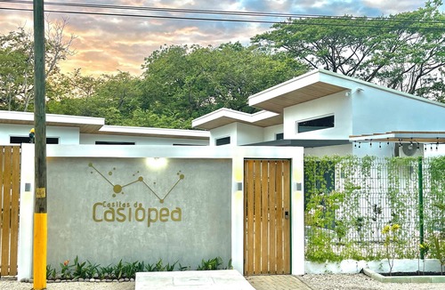 Cuajiniquil House | Stylish, New One-Bedroom Casita Close to the Beach and Great Surf Break