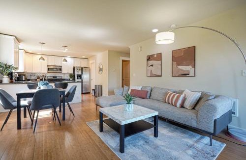 Greenwood House | Stylish North Seattle Townhouse- Dual Master Suites