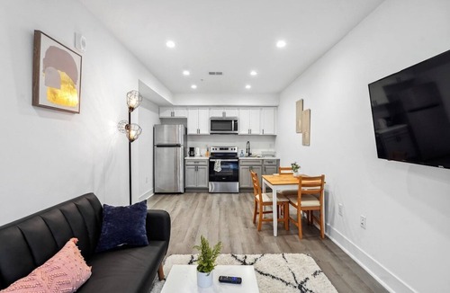 Petworth Bed & Breakfast | Stylish NW DC Unit with Balcony & In-House Services