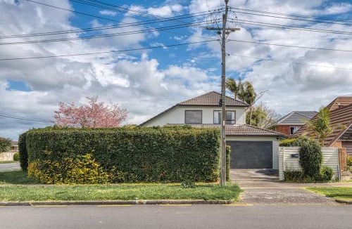 Greenlane - Ellerslie House | Stylish One-Tree-Hill Home - Entire House, Lucky U