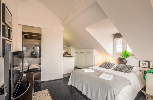 Bairro Alto Apartment | Stylish Penthouse Studio w Terrace by Porta85