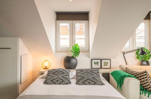 Bairro Alto Apartment | Stylish Penthouse Studio w Terrace by Porta85