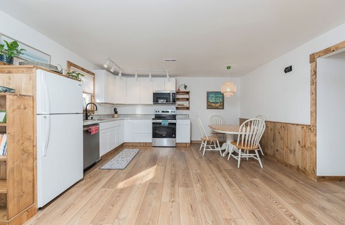 Swansboro House | Stylish Pet-Friendly Getaway in Crystal Coast's Historic Swansboro, Unit A