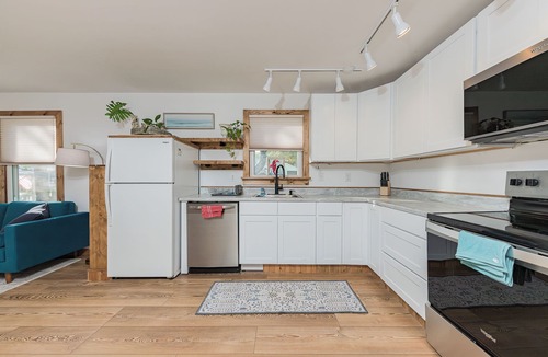 Swansboro House | Stylish Pet-Friendly Getaway in Crystal Coast's Historic Swansboro, Unit A