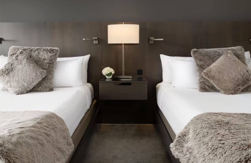 Downtown Portland Hotel | Stylish Portland Stay Offering Easy Access to Transit & City Hotspots | 3 Units