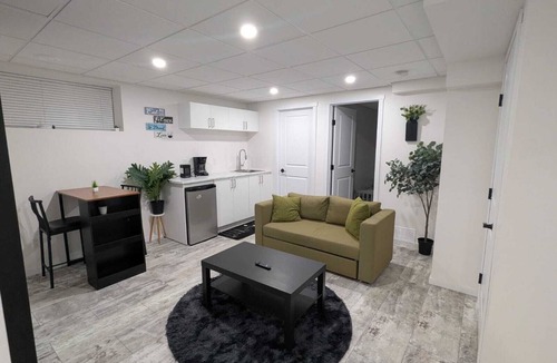 Winnipeg Apartment | Stylish Private Basement Apartment - Minutes to Local Spots
