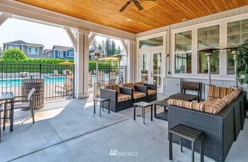 North Creek House | Stylish & Quiet 4Bed & 3Bath Residential Home in Luxury Community