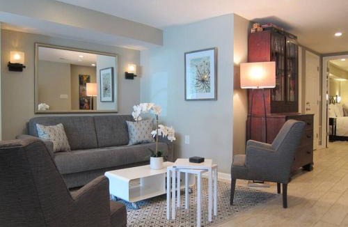 Truxton Circle Apartment | Stylish Renovated Flat, Central, Walk to DC Sights