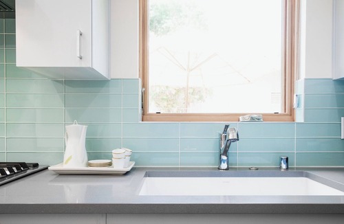 Bixby Knolls Apartment | Stylish Retro Private Studio & Pool Long Bch