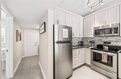 Orlando Beach Condo | Stylish Riverfront Villa W/Private beach access, Fire Pit, & BBQ Grills 🥂🌸
