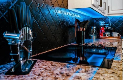 South Baton Rouge Condo | Stylish & Romantic Home, Long-term friendly, King