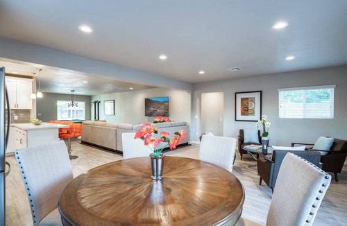 Camelback East House | Stylish Scottsdale Home & Pool Table