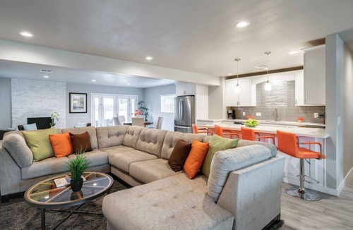 Camelback East House | Stylish Scottsdale Home & Pool Table