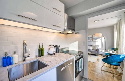 Downtown Seattle Apartment | Stylish Seattle Studio with Rooftop Decks