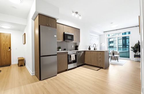 Kitchener Condo | Stylish Skyview Condo in Kitchener Downtown