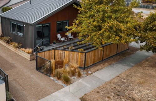 Clyde House | Stylish small 2-bedroom house, nestled in the heart of Clyde