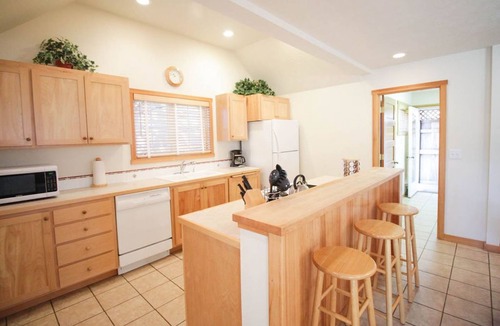 Shorepine Village House | Stylish Spacious 2 Bedroom, Walk to the Beach, or Explore Shorepine Village