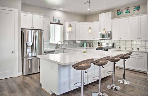 Riverside Terrace House | Stylish & Spacious 3-Bedroom Townhome in the Heart of Houston